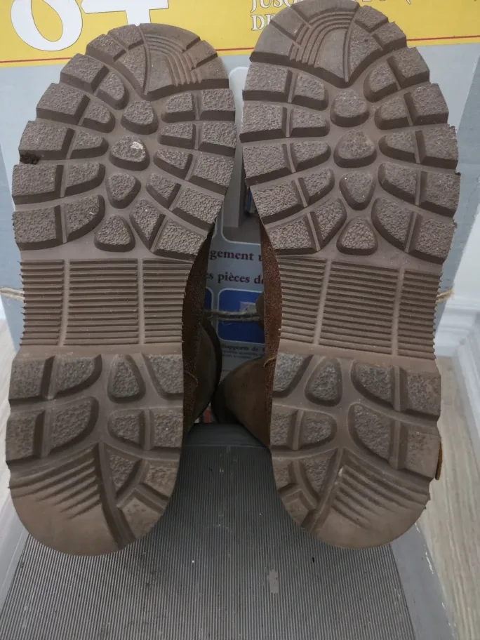 Roots Brown Leather Winter Boots image indicator(4)