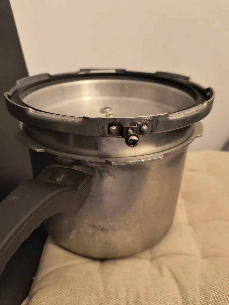 Pressure Cooker Stainless steel thumbnail