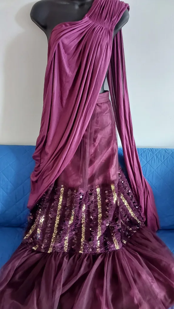 BNIB Ready to wear pre pleated attached lining sarees image indicator(10)