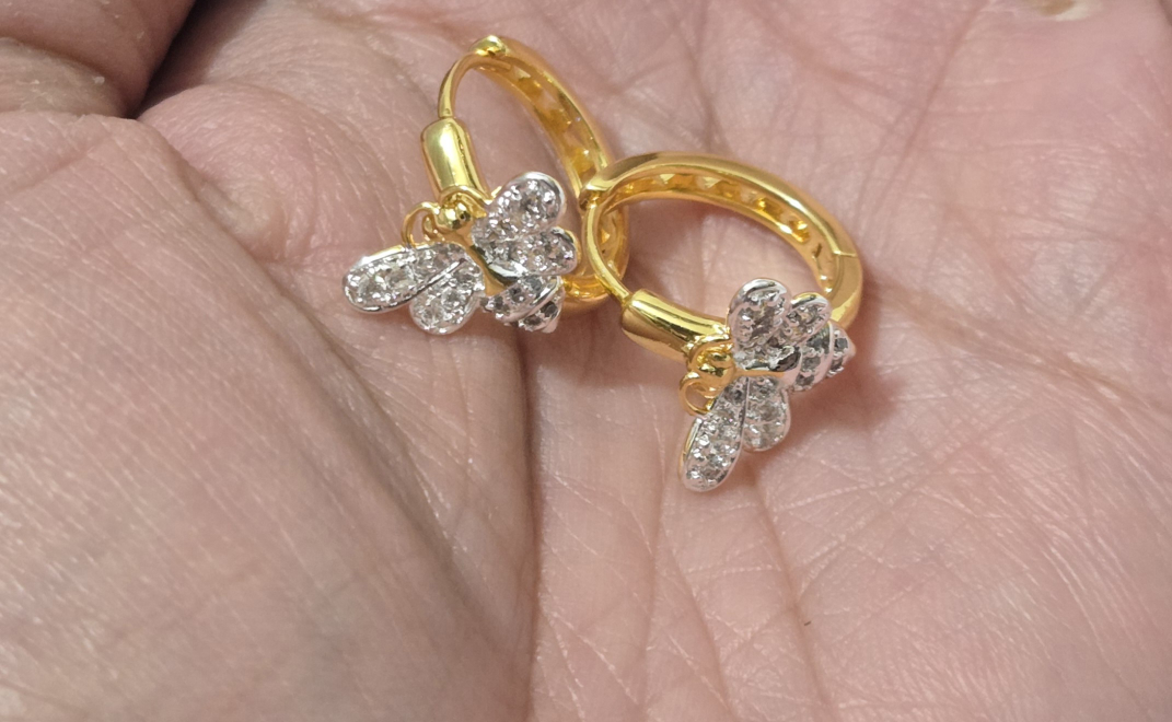 Kids Stainless steel Gold Plated Bee Hoop Earrings - photo 2