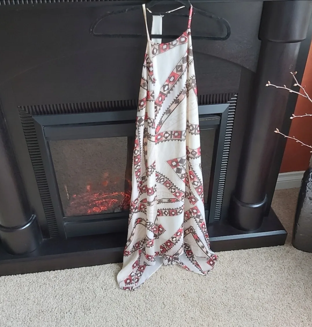 White, Red, and Black Geometric Print Halter Dress image indicator(5)