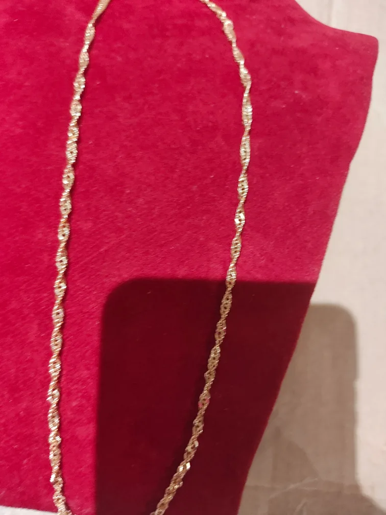 Non Tarnish Twist Rose Gold Chain Necklace image indicator(4)