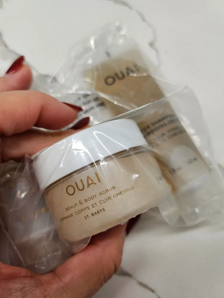 OUAI  shampoo and body care set image indicator(2)