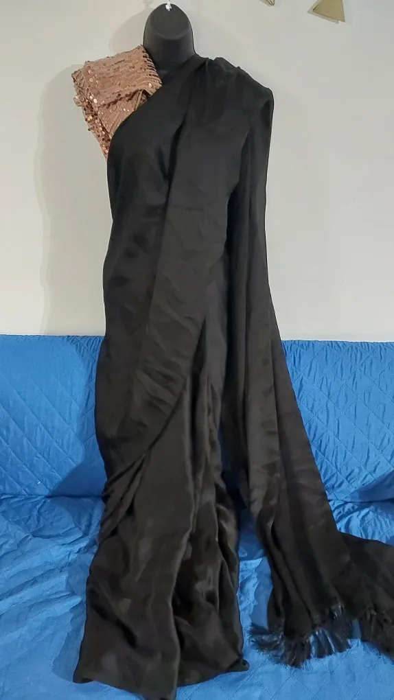 BNIB Ready to wear pre pleated attached lining sarees image indicator(5)