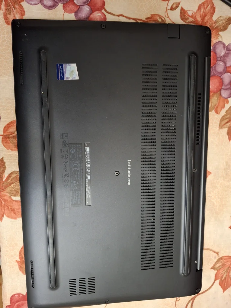 Dell Latitude 5000 Series Laptop image indicator(2)