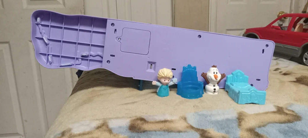 Little People Frozen Ice Castle Playset for sale image indicator(7)