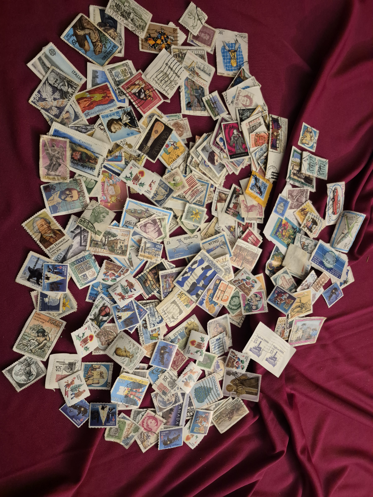 Vintage Foreign Postage Stamps - photo 3