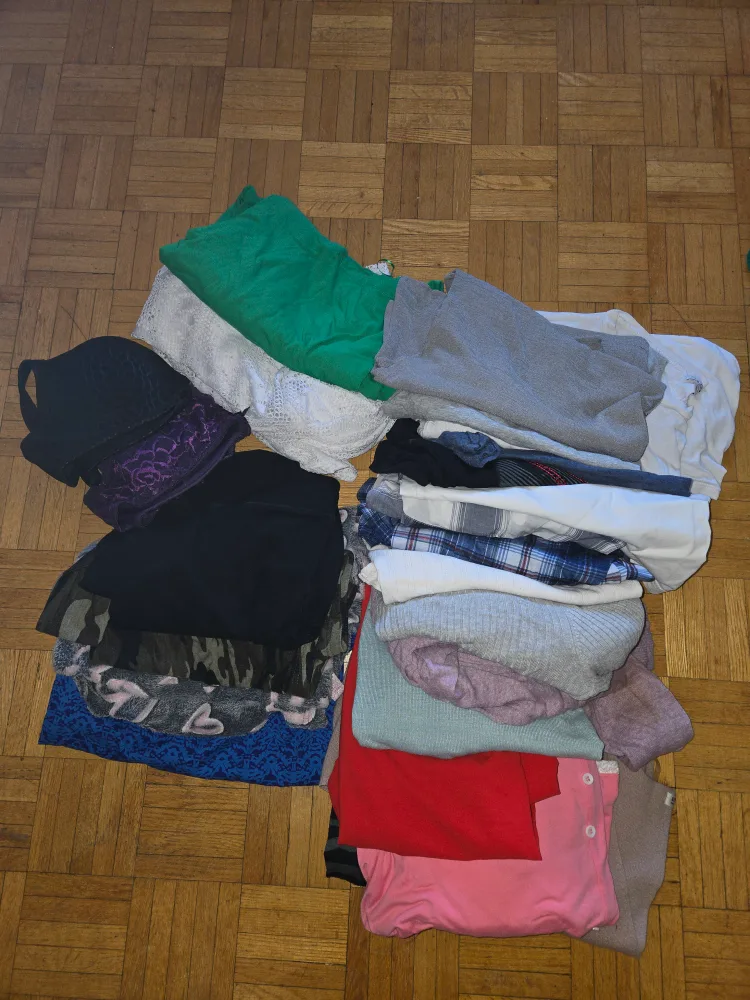 Bundle of Women's Clothing thumbnail