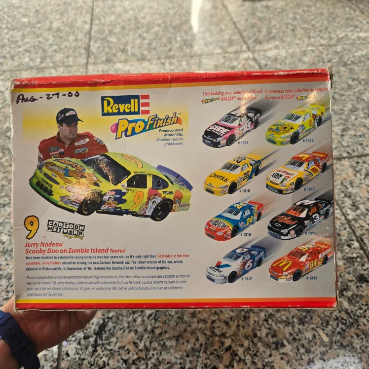 Revell Pro Finish Scooby Doo Jerry Nadeau Zombie Island Nascar image indicator(4)