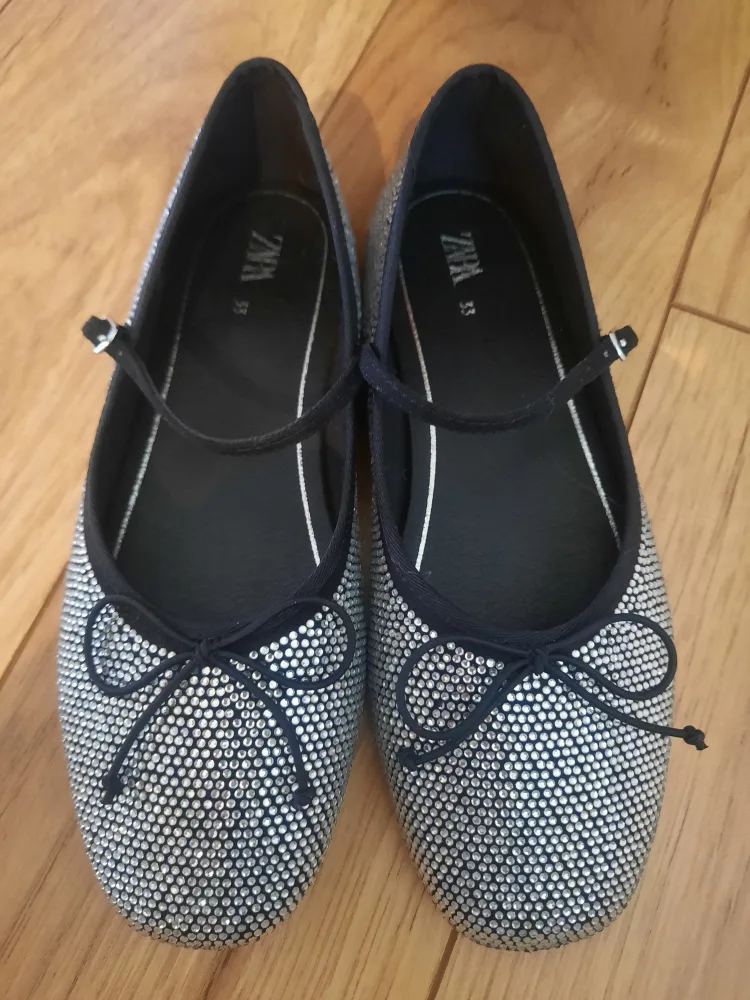 Brand new shoes Size 33, the best gift image indicator(2)