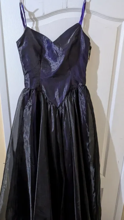 Black and Purple Strapless Gown image indicator(2)