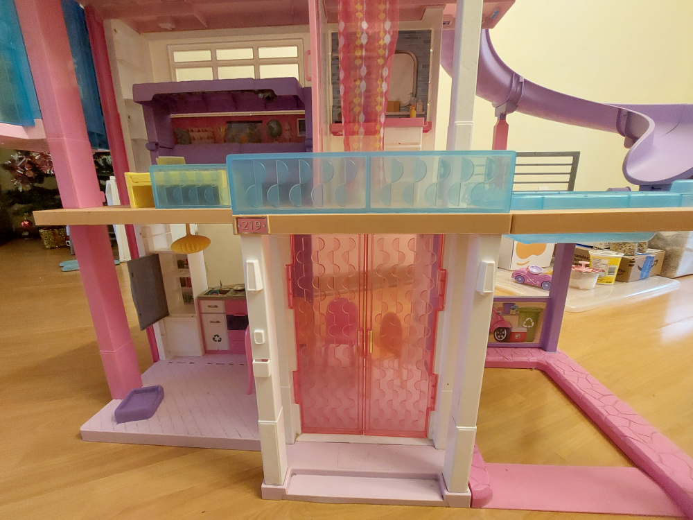 Barbie Dreamhouse with Slide - photo 2