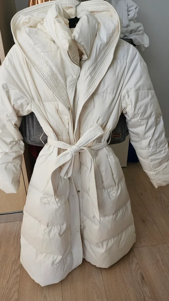White Long Puffer Jacket image indicator(2)