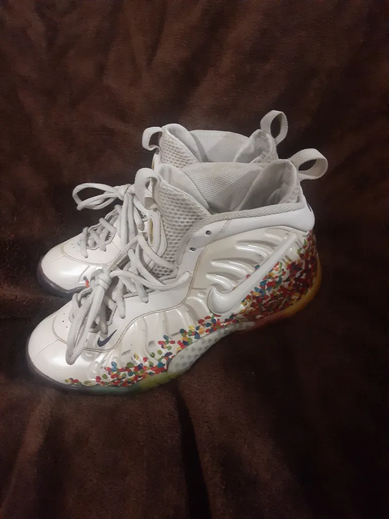 Nike foamposite fruity peebles size 6.5y image indicator(2)