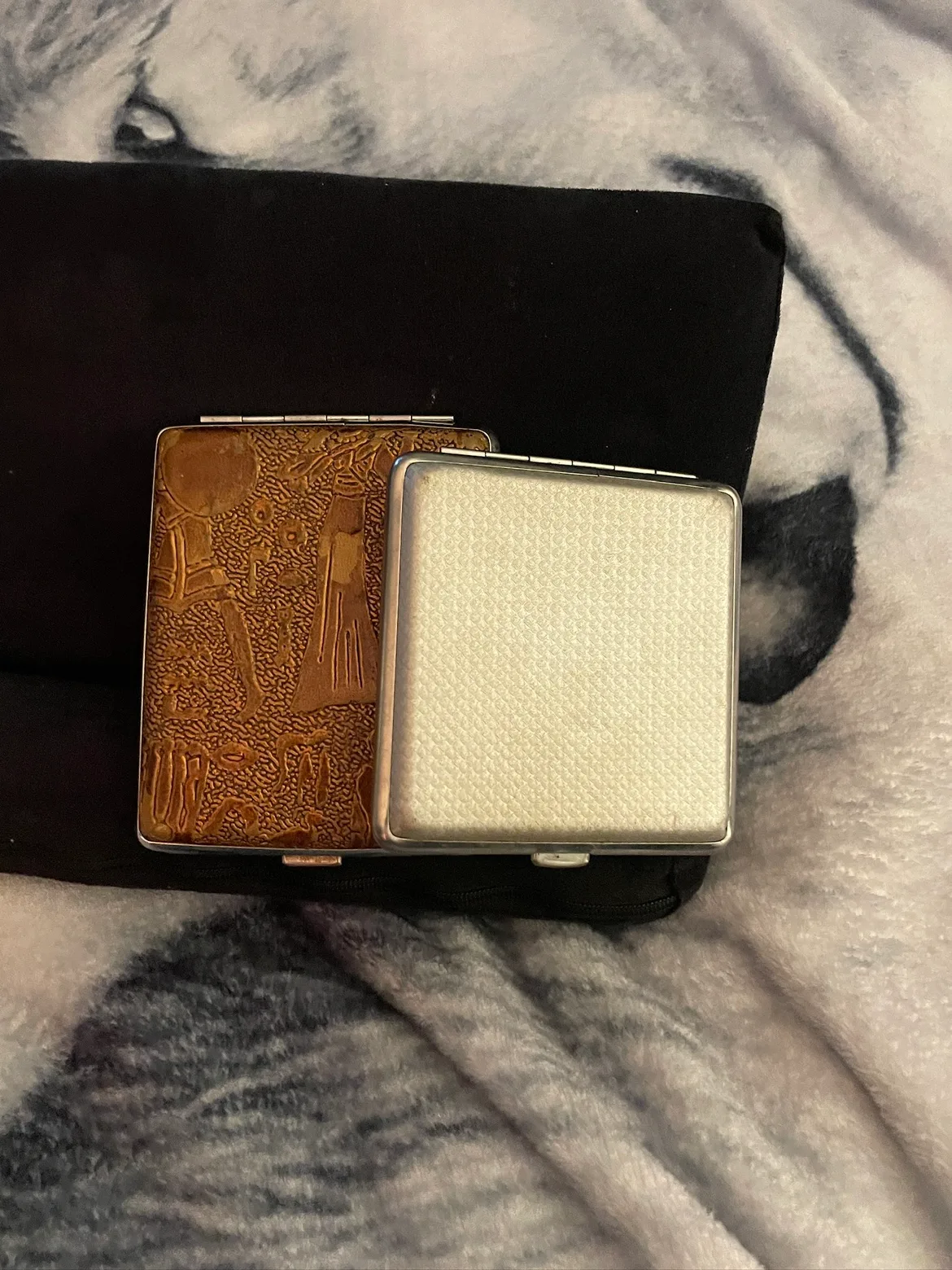 Two Vintage Cigarette Cases image indicator(5)