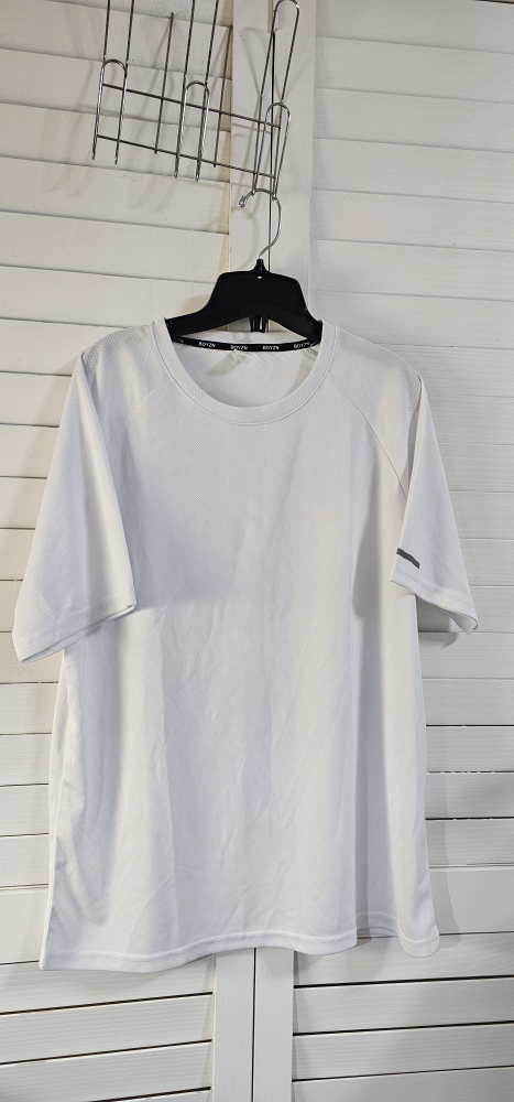 White Boyzn T-Shirt Size M