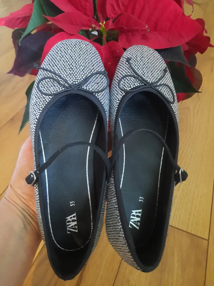 Brand new shoes Size 33, the best gift image indicator(3)