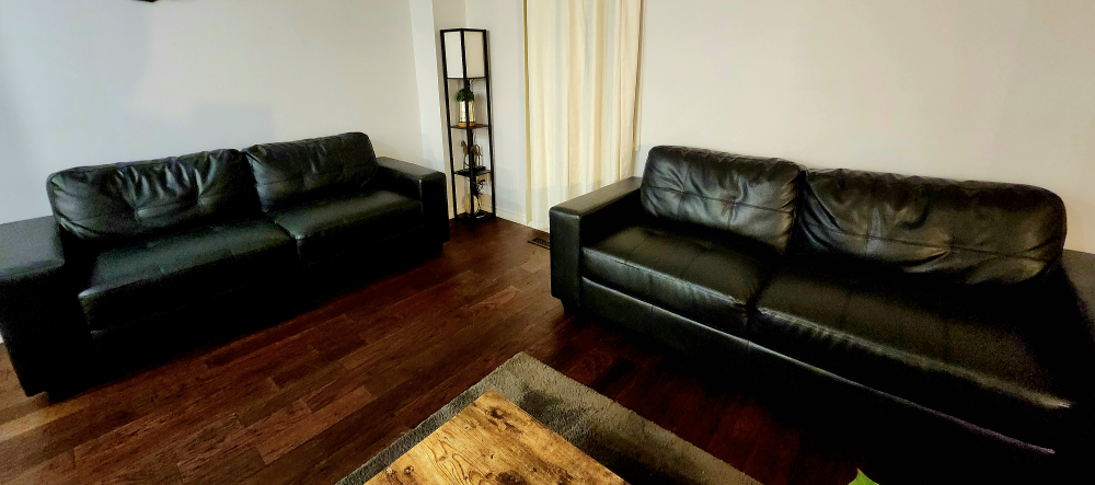 2 Black Leather Sofas. Very Good condition.Both for $250 - photo 3