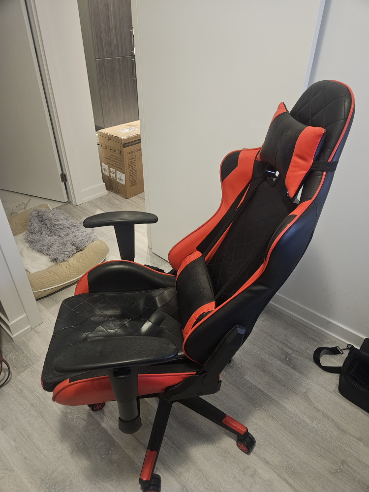 Gaming Chair with Headrest and Lumbar Support