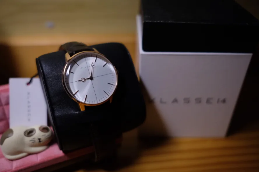 Klasse14 Watch with Pink Band image indicator(2)