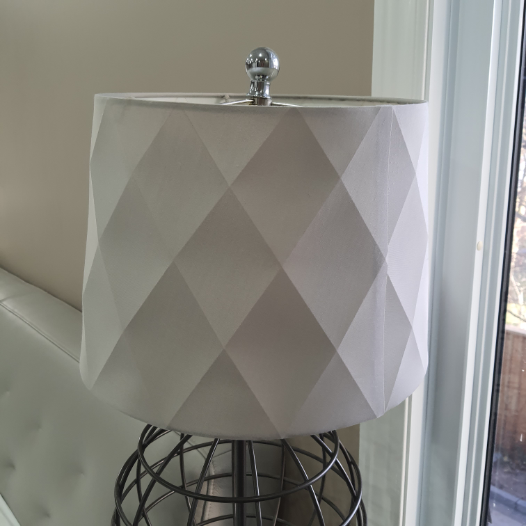 Table lamp with globe base and grey drum shade - photo 3