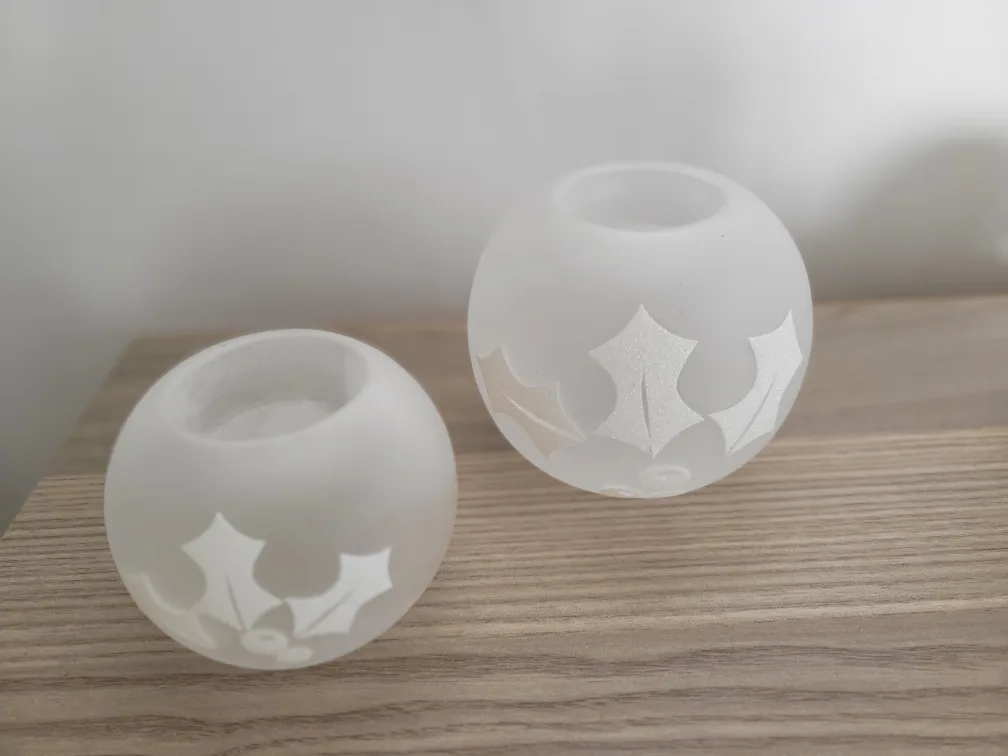 Set of 4 Frosted Glass Votive Candle Holders with Holly Design image indicator(4)