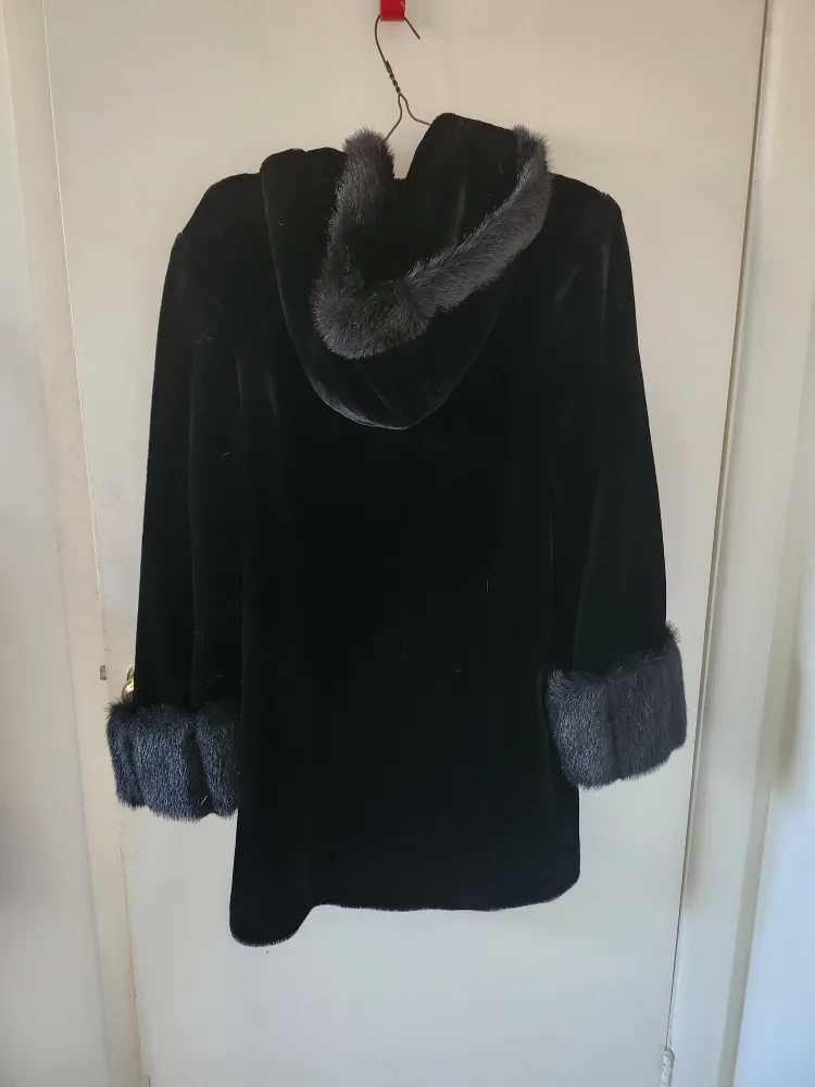 Black Fur Hooded Jacket image indicator(2)