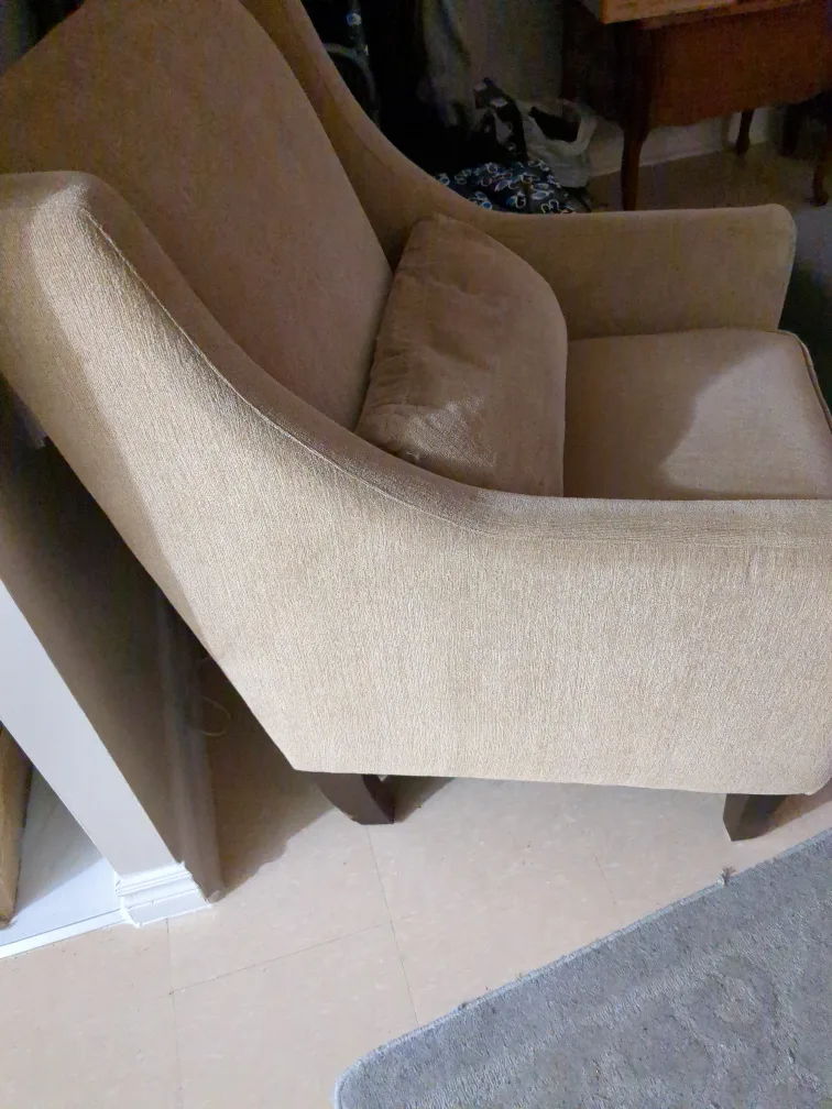 Armchair- free got no room #freecycle image indicator(2)