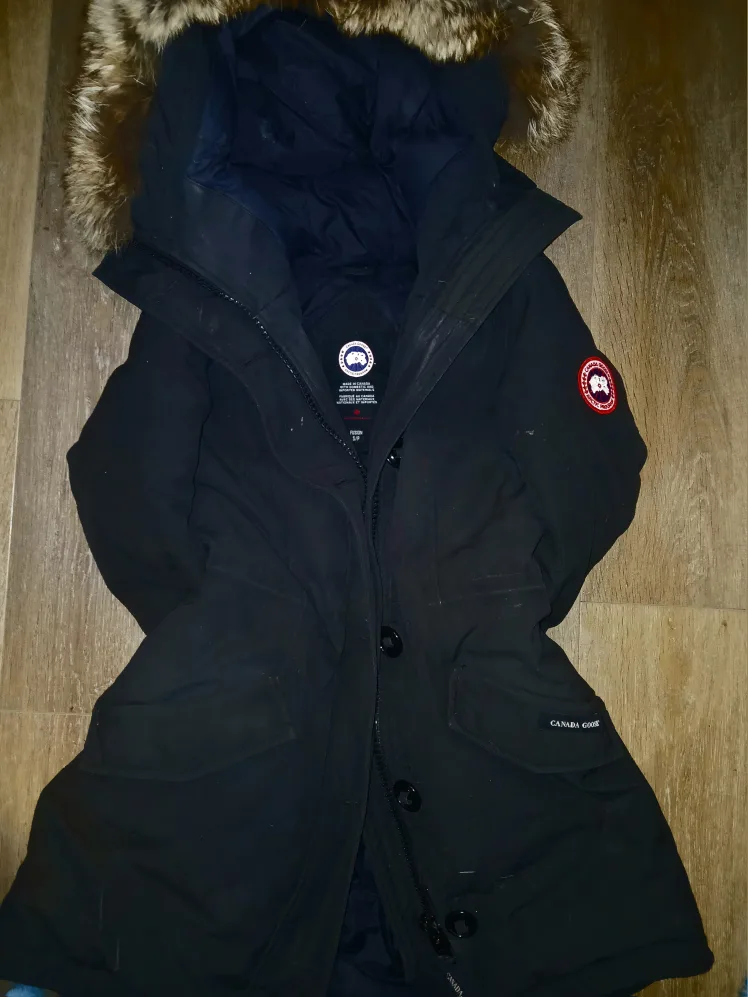Canada Goose Women's Parka thumbnail