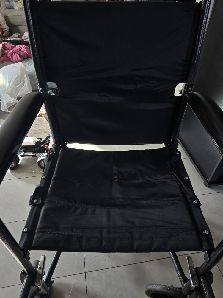 Black Folding Wheelchair like new, folding - photo 2