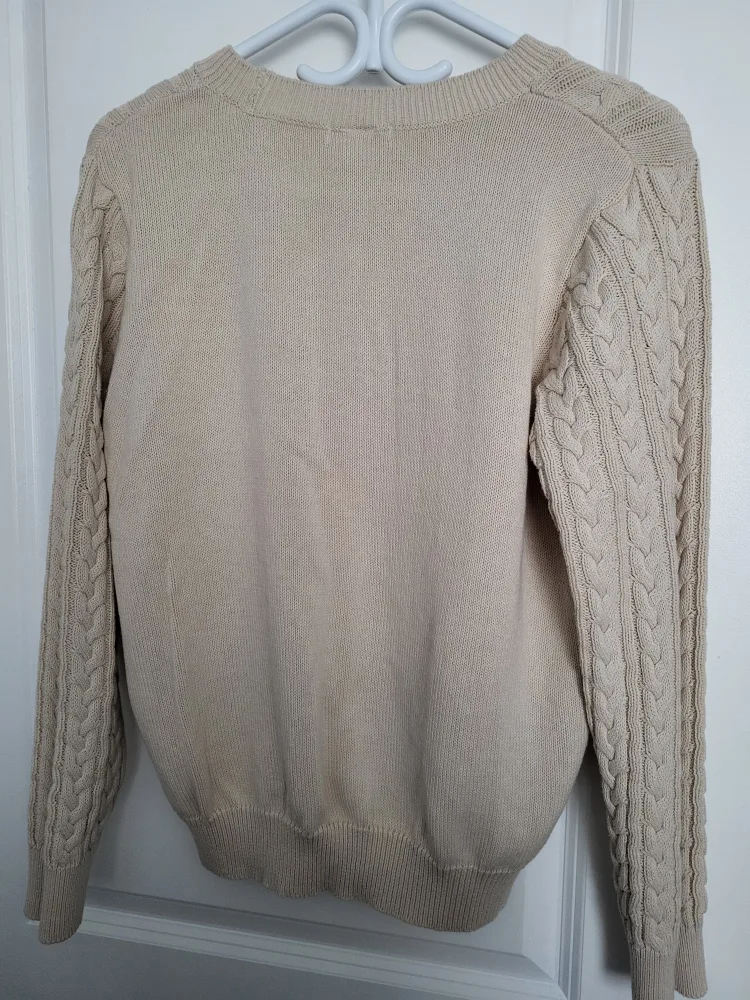 H&M Cream Cable Knit Sweater size L image indicator(2)
