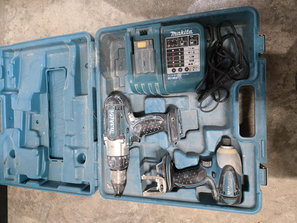 Makita Cordless Drill and Impact Driver Set