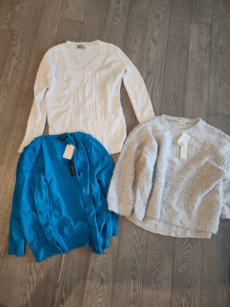 3 Sweaters Bundle - Size XL thumbnail