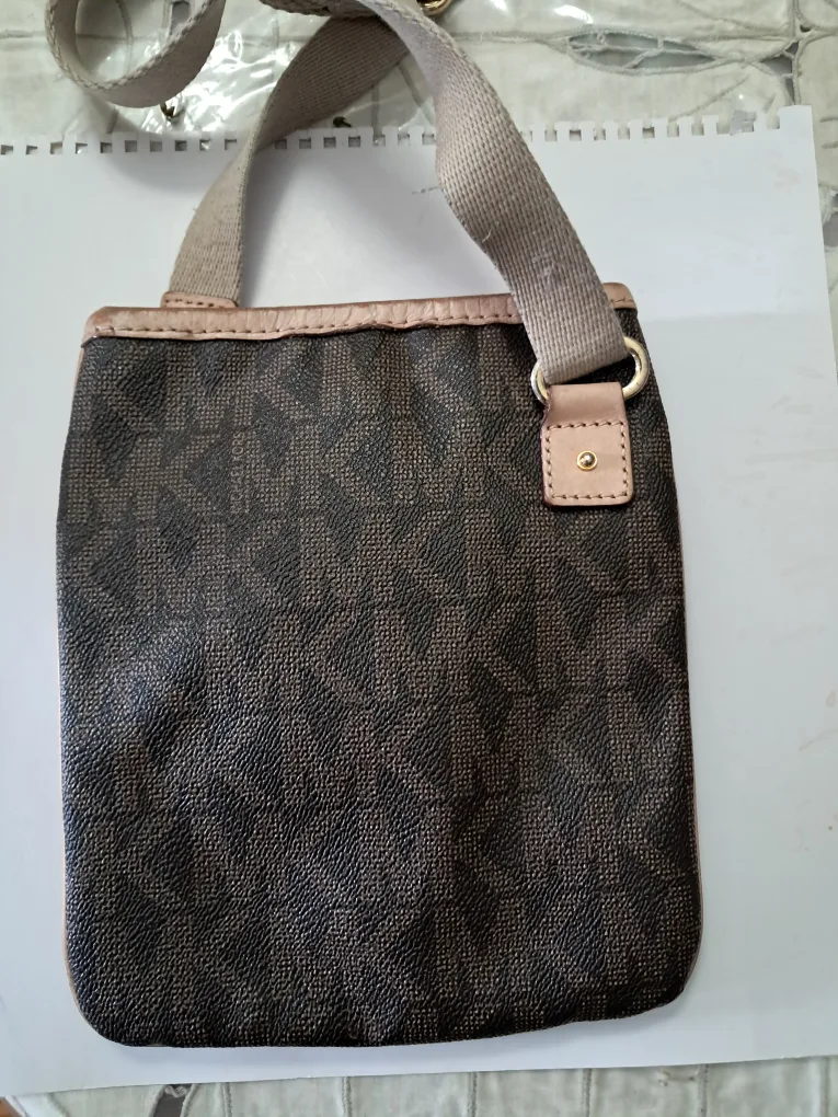 #Thriftypicks Michael Kors Crossbody Bag image indicator(2)
