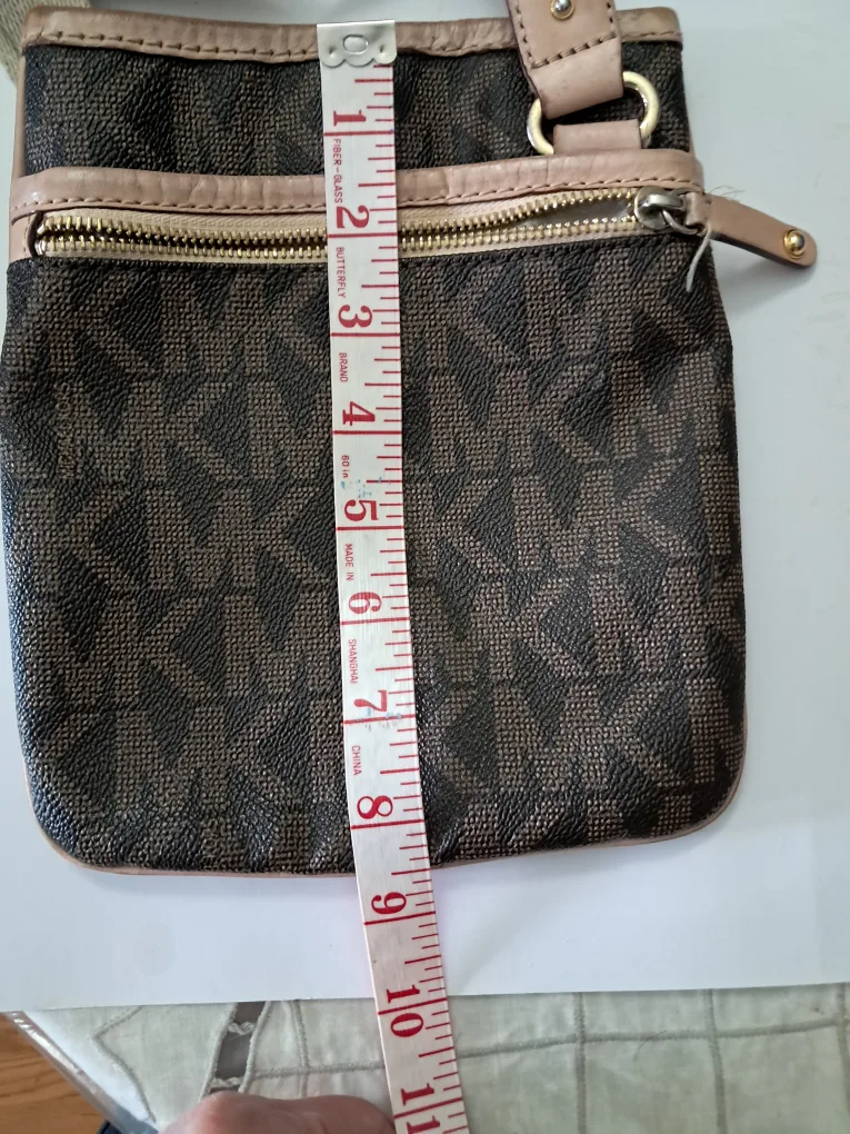 #Thriftypicks Michael Kors Crossbody Bag image indicator(7)