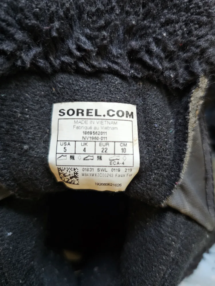 Sorel Kids Winter Boots Size 5C image indicator(3)