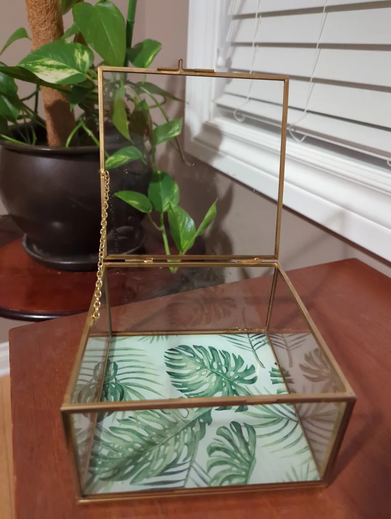 Glass Jewelry Box image indicator(2)