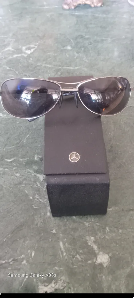 Mercedes-Benz Sunglasses image indicator(4)