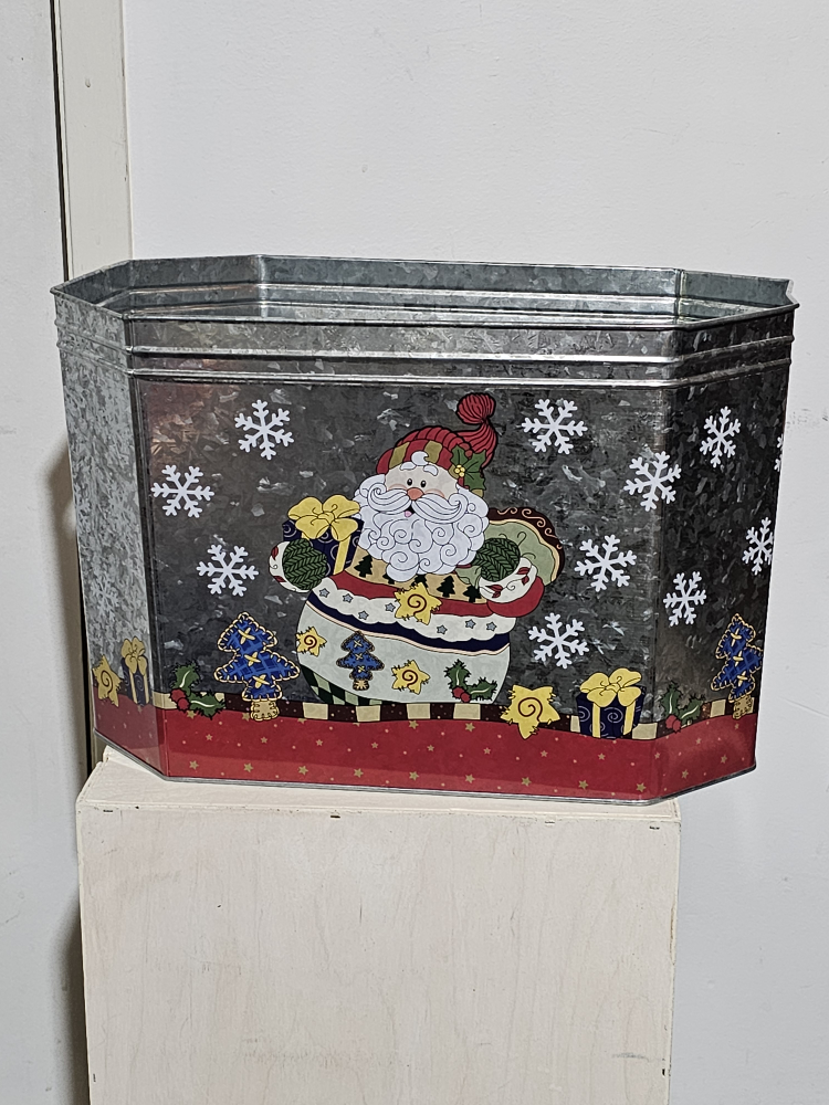 ##ThriftyPicks Metal Christmas Planter with Santa