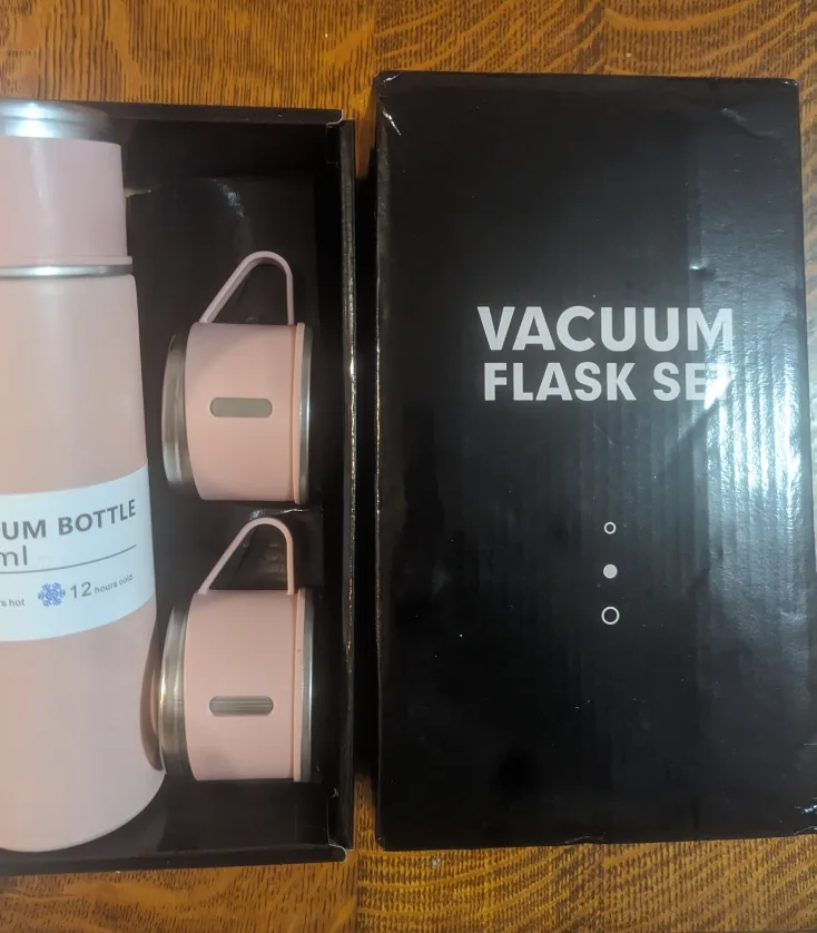 Vacuum  Stain Less Steel Flask Set With Three  Cups image indicator(2)