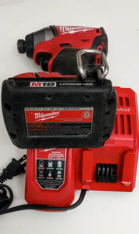 Milwaukee 18V, 1/4"Impact Driver, Li-ion Battery, Charger, case image indicator(7)