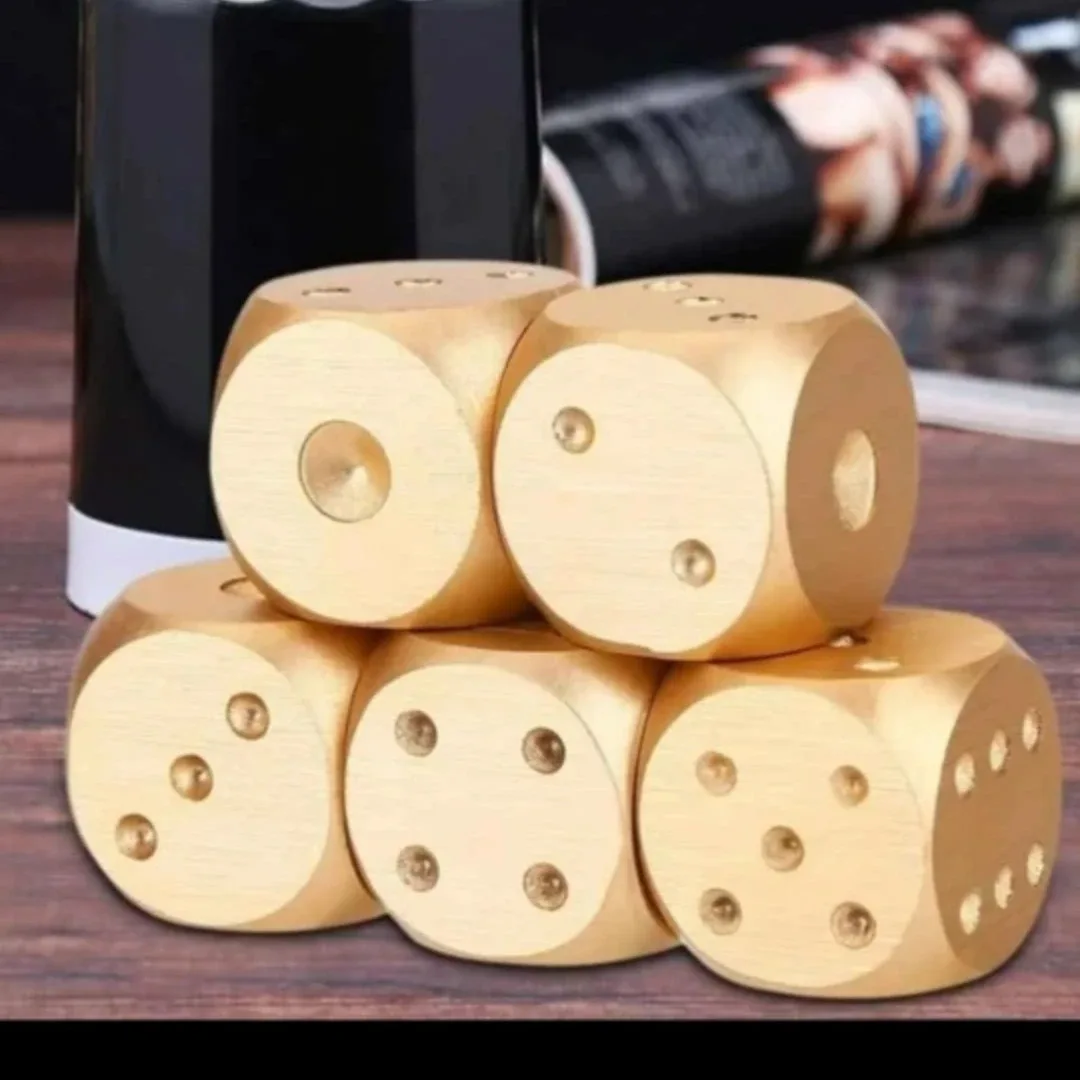 Metal Dice Set with Case image indicator(2)