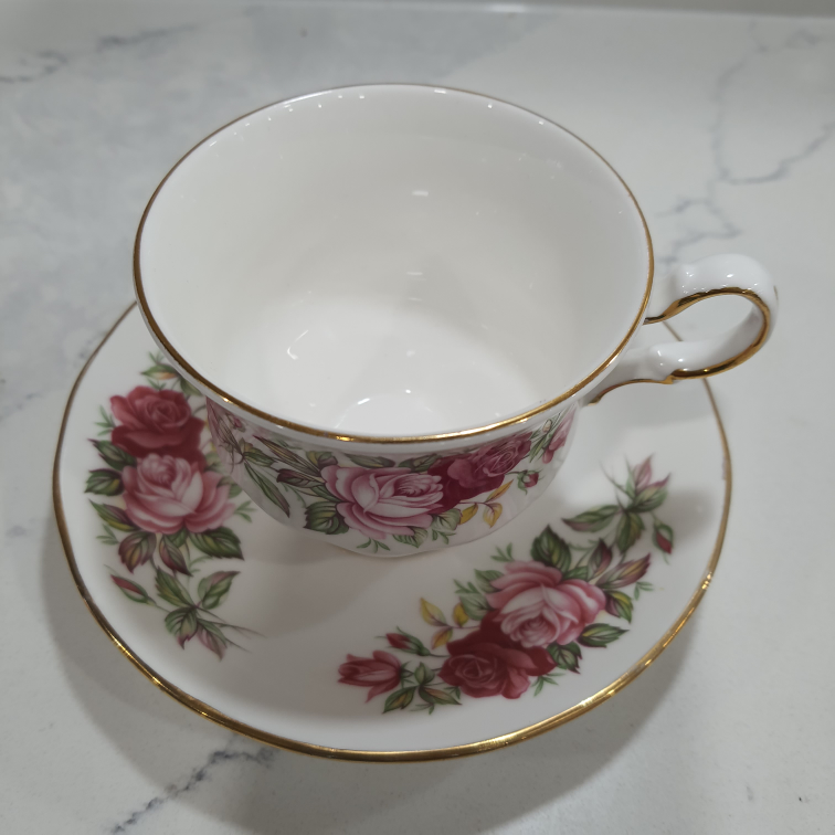 Queen Anne Fine Bone China Teacup and Saucer - photo 3