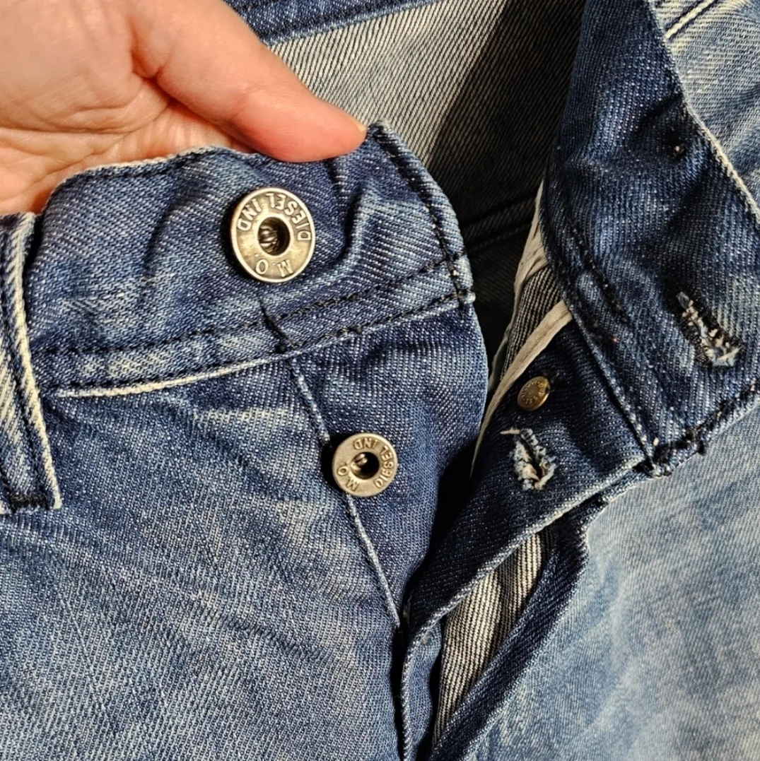 Diesel Quratt Straight Leg Button Fly Jeans men's 31 waist image indicator(3)