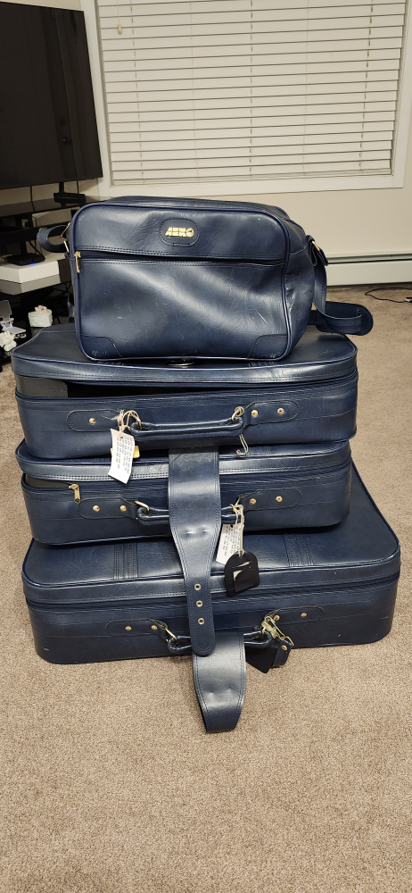 Aero Vintage Luggage Set