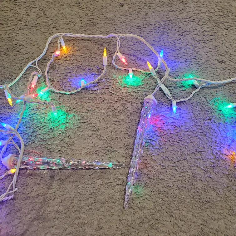 Holiday Time 300 LED Icicle Lights image indicator(2)
