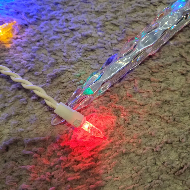 Holiday Time 300 LED Icicle Lights image indicator(3)