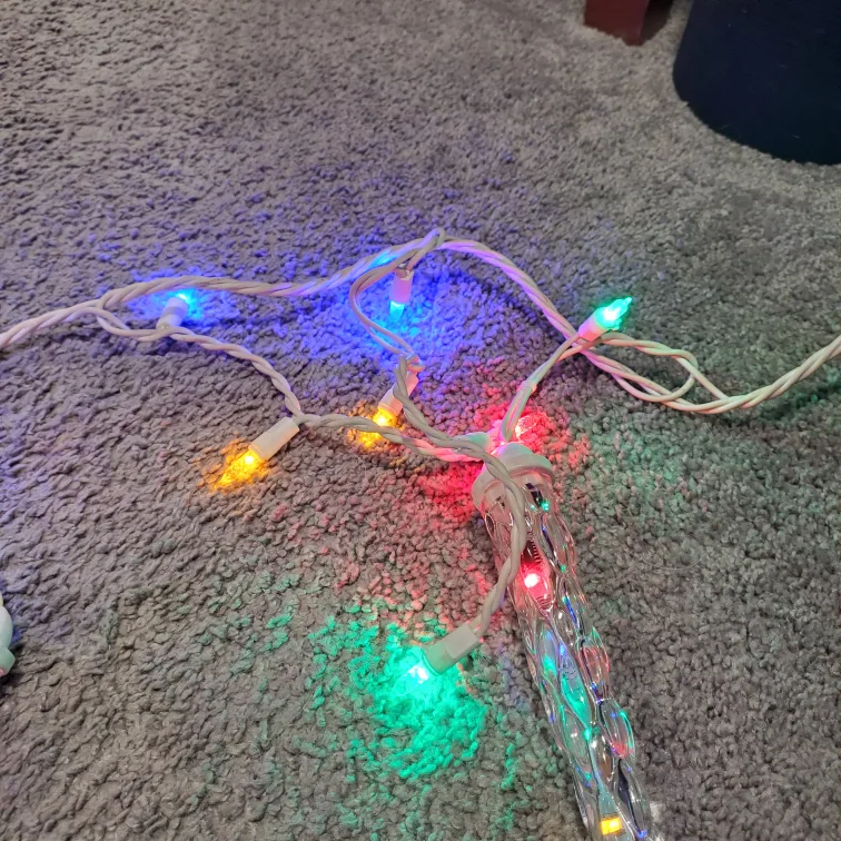 Holiday Time 300 LED Icicle Lights image indicator(4)