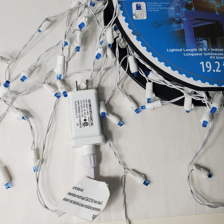 Holiday Time 300 LED Icicle Lights image indicator(6)