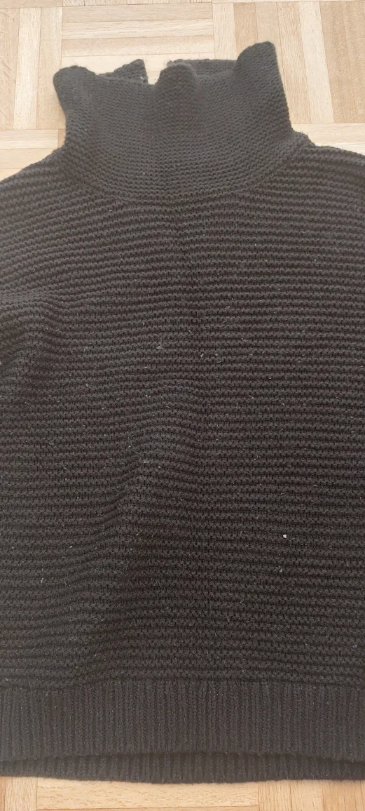Black Wool Turtleneck Sweater image indicator(2)